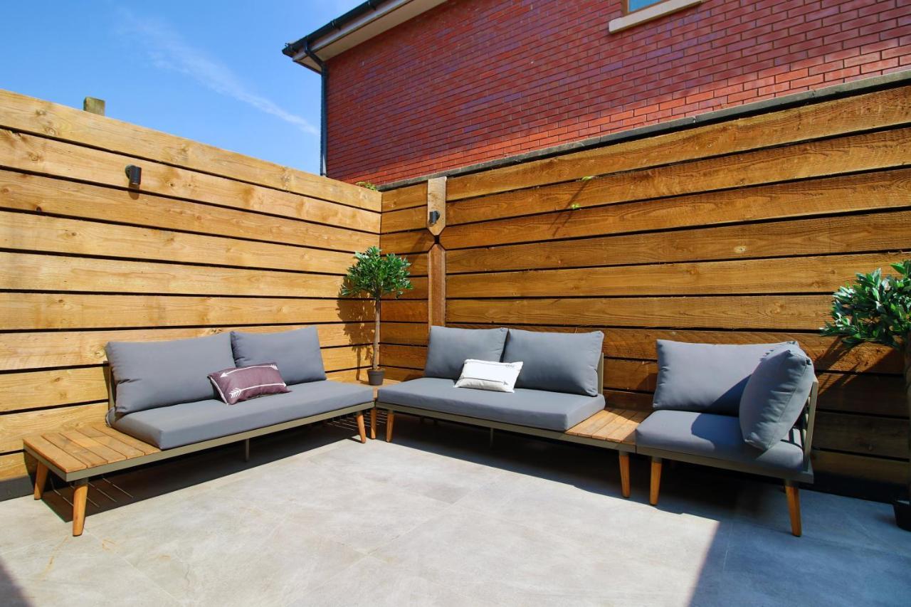 New Spacious 2 Bed Getaway - Private Courtyard! - Underfloor Heating Cardiff Exterior foto