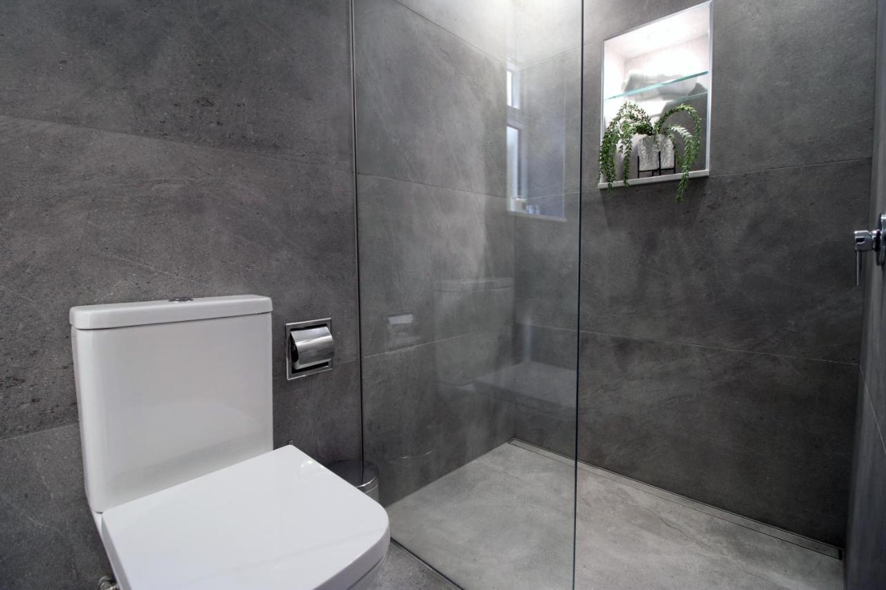 New Spacious 2 Bed Getaway - Private Courtyard! - Underfloor Heating Cardiff Exterior foto