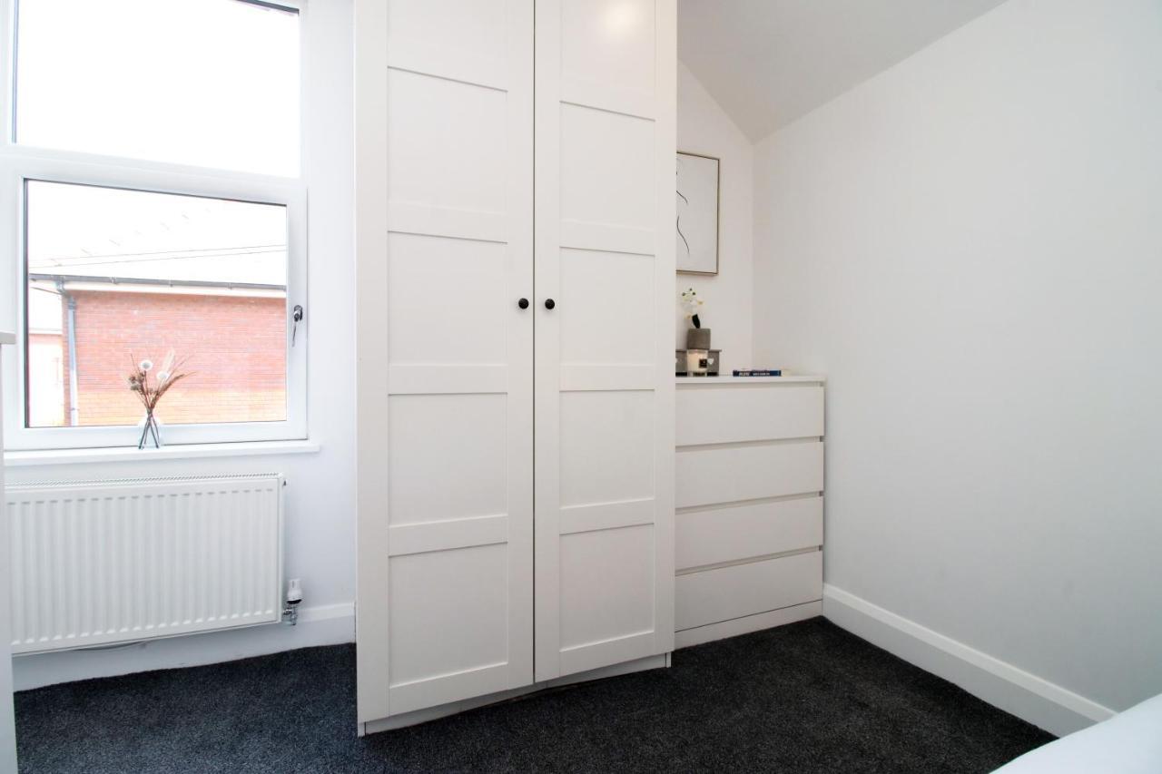 New Spacious 2 Bed Getaway - Private Courtyard! - Underfloor Heating Cardiff Exterior foto