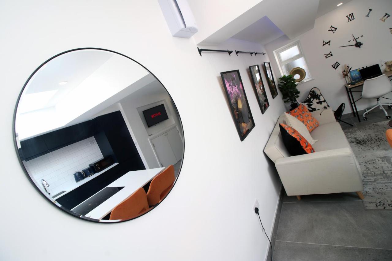 New Spacious 2 Bed Getaway - Private Courtyard! - Underfloor Heating Cardiff Exterior foto